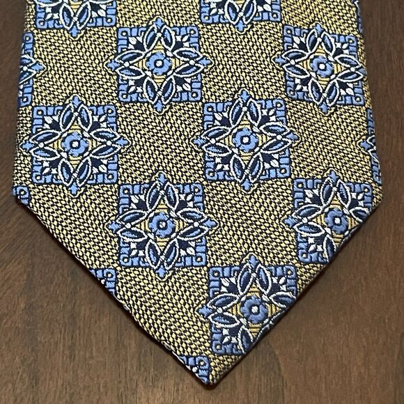 Jos. A. Bank Reserve Gold Blue 100% Silk Men’s Neck Tie Made In China - Picture 1 of 9